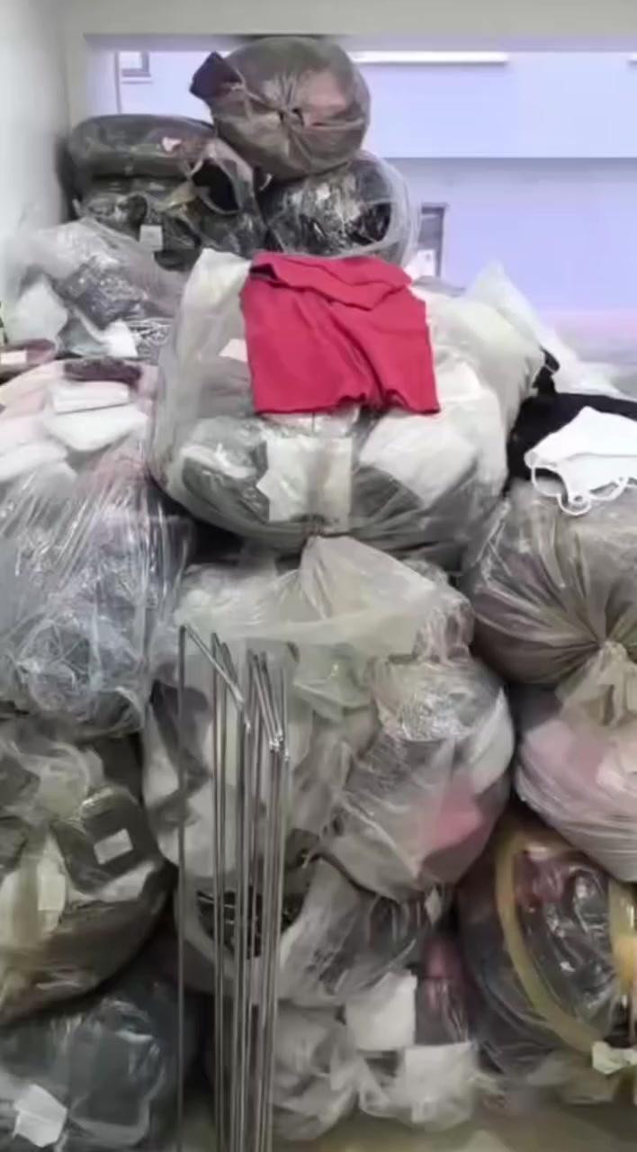 شروة 40000 قطعة سعر 085سنت
90% سيريات نظامية 
1/ بدي+تونيك+ طقم شورت عدد 24000 
2/ تنورة نسائي ومحير عدد 1200
3/فيزون + شورت نسائي عدد 4000
4/بنطلون جينز+ بنتكور عدد 750 
5/فستان نسائي قصير طويل 1400
6/افرول ب ب عدد 500
7/ تيشرت نسائي عدد 500
8/بنطلون نسائي دبل ساتان 500
9/لانجري شورت تنورة عدد 400 
10/قميص نسائي شيفونقطن 1800
11/بنطلون بناتي 6/12 عدد 400
12/طقم بيجمة 2/3 قطع عدد 200
13/ بنطلون جينز رجالي نسائي 2300
14/ بيجمة بناتي وصبياني 500
15/هودي رجالي نسائي 300
16/قميص بناتي ومحير 2300
17/ جاكيت نصية بناتي 250
18/ طقم ب ب 250

بضاعه جودة ممتازة اغلبها سيريات نظاميه كل شي بل الفيديو


**إذا كنت صاحب هذا الإعلان وتريد حذفه لأي سبب، رجاءا أرسل رسالة إلى الدعم الفني**