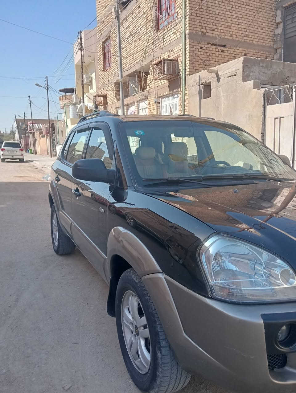 #ب110فقط
#توسان 2009 للبيع 
#رقم جديد بصرة انكليزي باسمي 
#هزة جديدة 
#سنوية جديدة 
#محرك جديد 
#الگير جديد 6 سلندر 2700
#كهربائيات جديدة 
#التبريد نظيف وبارد جدا 
#شاشة كامرة 
#تايرات نظيفة 
#حدادية جديدة 
#لونها اسود كما موضح بالصورة 
#مكان السيارة البصرة التنومة 
#للتواصل مع صاحب السيارة:
 ***********
