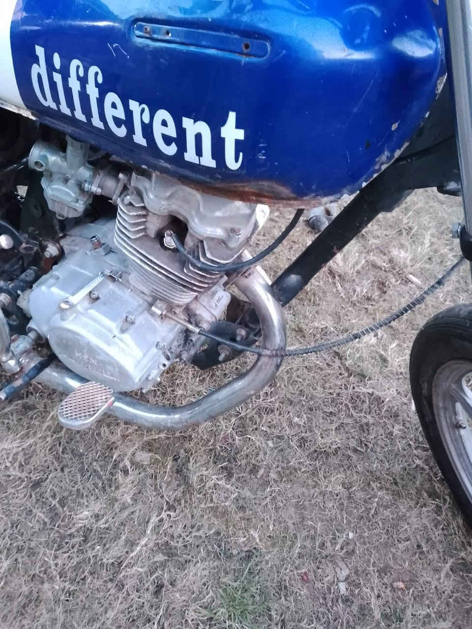 دراجه للبيع 2017 هندر واحد تشتغل محرك بل شرط سعر 210الف ميتين وعشره وبيهه مجال الطيبين رقم ***********
