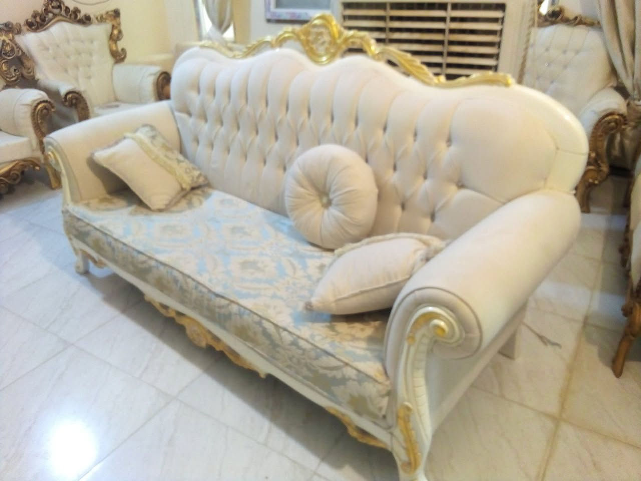 للبيع ***********
