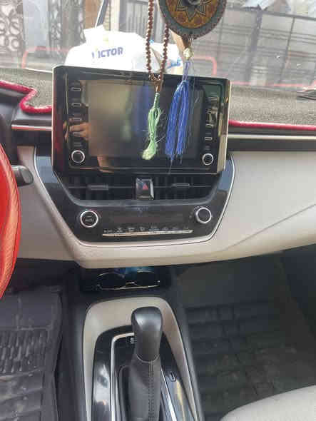 السلام عليكم للبيع كورلا ٢٠٢٠ حادث جاملغ وربع البنيد عكس السايق وباب مرشوش وارد أمريكي بسمي السنويه السعر ١٣٨ للستفسار ***********
