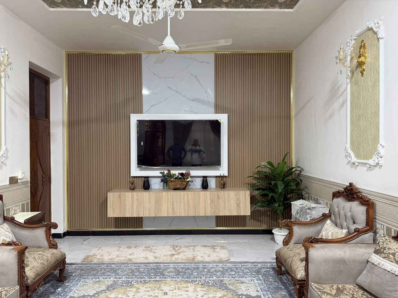 دار للبيع
حي الجزائر خلف المحكمه الجديده 

مساحه 220 متر ركن صرف زراعي

يحتوي ع 3 غرف نوم 

بناء 2020

عرض الشارع 8 متر

السعر 215 وبي مجال 

***********
