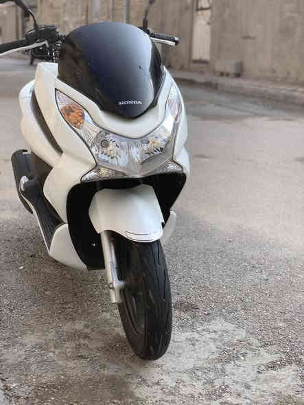 جيل اول ياباني JF 
لون ابيض 

جديده كلش  بحالة وكاله 

ماشيه 17 الف حقيقي نازله 14 الف 

كفرات  بلادي لا تبديل ولا صبغ ولا شخط بيهن وكدامك الصور 

محرك مكفول وصوتها ما ينسمع وبرغي ما مفتوح جيب فيتر  وفحص 

دبلات بلادي ما بيها طسه 

حساس زدحام 

حساس ستان 

تدفئه يدات 

أورقها كامله + العده 

مكاني بغداد

 شراي ويريد السعر يتصل ويدلل ***********
