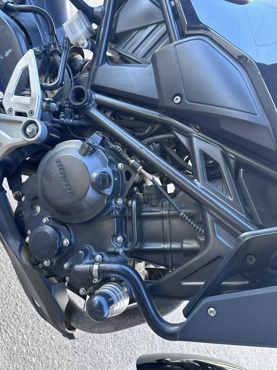 بطح هوندا cbr250r دراجه مكفوله كفاله
دراجه مكفوله كير محرك كهرباىيات كله شغال 
كله على وضع البلاد رايقه لاتوكفك بشارع ولاتعطل 
ماشيه 35الف بعدها جديده 
للبيع سعر 20ورقه بيها مجال للشراي بدون اوراق اكفلك سرقه ومحرك مكاني بغداد ***********
