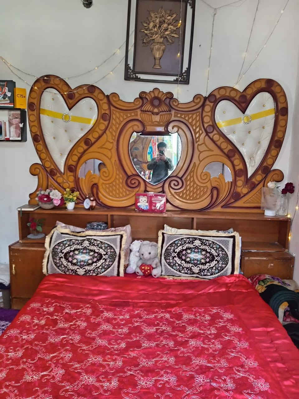 السلام عليكم غرفة نوم صاج كبيرة للبيعالسعر900وبيهة مجال مكان بغداد الزعفرانية التواصل واتساب ***********
