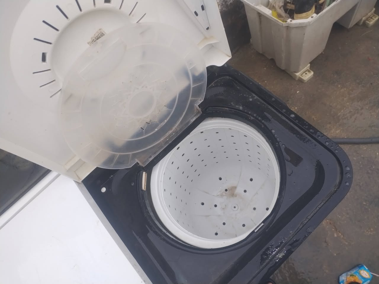 سلام عليكم لبيع غساله جديده شغاله مابيه كل نقص سعره100 ما داخله تصليح مكانك كربلاء حي النظال ***********
