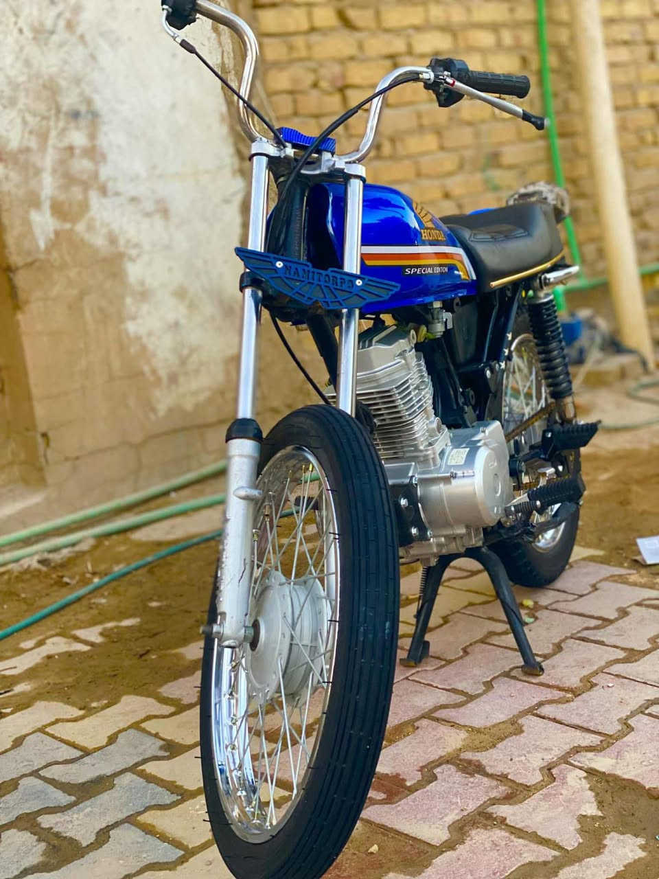 سلام عليكم دراجه اربعه كير للبيع متوازي عله بيعتها دراجه حلوه مبدل بس بستم تجي تفحص الله شاهد بس بتسم دراجه تخبل مكينتها حلوه شاصي ٢١ ارشه اصولي مكينه نامه
 ‭0770 945 6693‬
سعرهه 650
