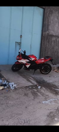 للبيع بطح شحن نوع بيئم ٢٠٢٣ الدارجة نضيفة جدا وبطاريات ليثيوم مع كرت ا...