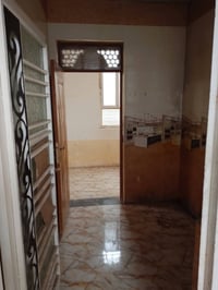 شقة للايجار ارضيه / 📍العنوان  –   حي الزهراء ورا ء مضيف الرواجح 🌹 تحتو...