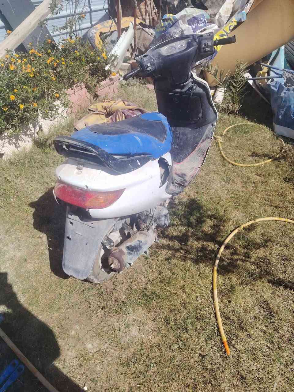 سلام عليكم دراجه البيع محرك مجفت بس ناعمه كلش وحلوه متروكه واليوم شغلته سعر 200 وبيه مجال قليل ***********
