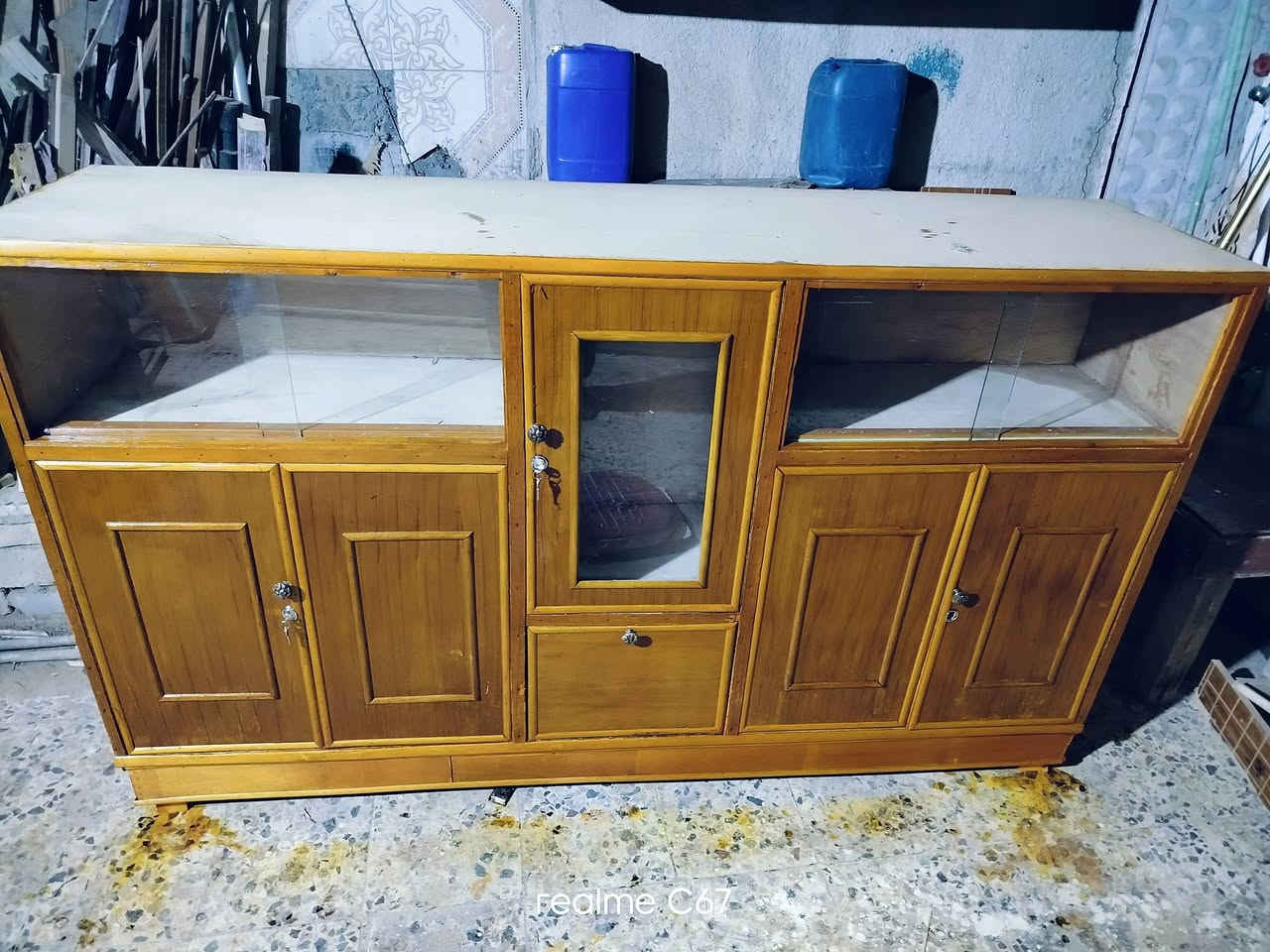بوفيه مترين تزكام السعر///90الف للتواصل العماره حي النداء شارع الحسينيه فرع فرن صمون الكرار تلفون ***********
