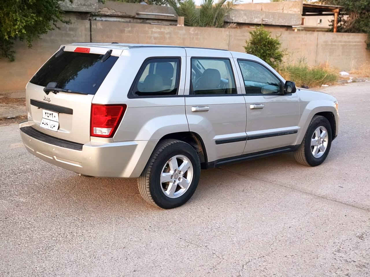 جيب لاريدو 2008 وارد أمريكي محرك 6 سلندر حجم 3700 بطاقة بنزين بيها حادثها ربع بونيد و قطعتين رش كلير أمريكي كير و محرك حاوية مامفتوح شرط تبريد شغال سعر 98 وبيها مجال *********** مكاني كركوك الحرية ...
