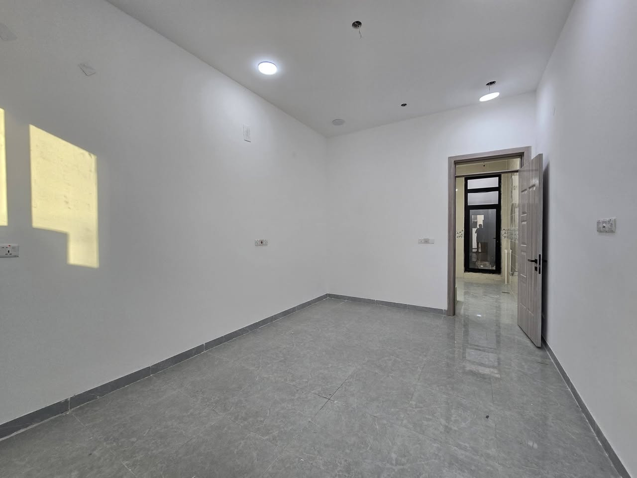 🏡 دار جديد للبيع _السيدية خلف جامع إبراهيم الخليل
📐 المساحة: 50 م²
🛏 3 غرق نوم
📍 موقع درجة أولى
💰 السعر: 240 مليون دينار عراقي (قابل للتفاوض)
📞 للاستفسار: (رقم الهاتف)
      ***********
