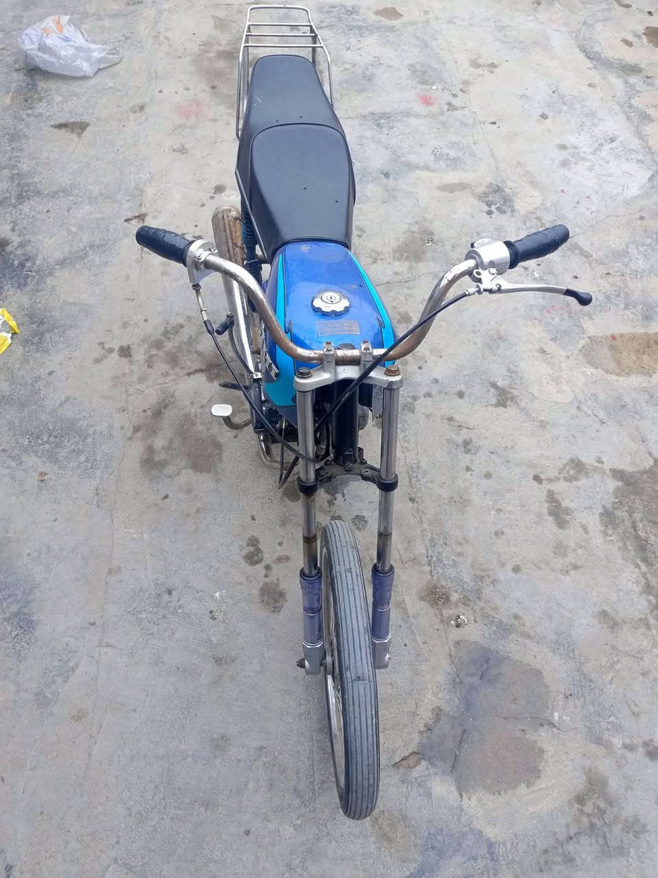 سلام عليكم برفاز للبيع مكينه مفتوحه مره وحده دراجه حلوه معدل دراجه كفاله عشار سعر 350وبيها مجال  ولي مو شاري لا يراسل رقم الهاتف *********** دراجه ادوات ادوات
