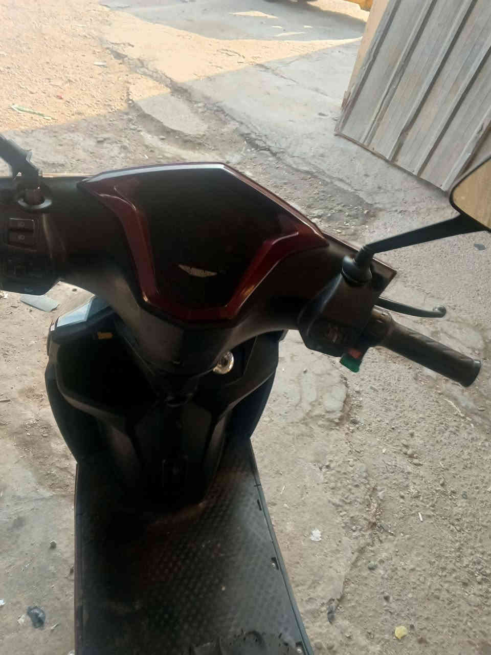 سلام عليكم 
دراجه شحن كل نقص مابيها  موديل 2025 مكفوله من كلشي بطاريه 80٪
سعرها 500 وبيها مجال 
العنوان البياع 
***********
