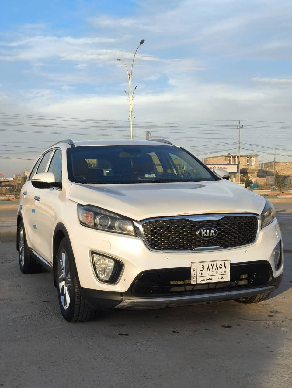 🚘 للبيع | كيا سورينتو 2016 (شكل 2018)
خليجي كويتي أصلي 
محرك 6 سلندر
رقم بغداد بأسمي تحويل مباشر 
فول مواصفات عدا فتحة السقف
📍 ممشى: 84 ألف كم فقط
🌟المواصفات :

تشغيل بصمة + بصمة أبواب
إنارة ترحيبية
شاشة أصلية
كاميرا خلفية
حساسات أمامية وخلفية
مراية وسطية أوتو (تعتيم تلقائي)
مقاعد جلد فخم
مقاعد كهرباء
تبريد وتسخين مقاعد
تبريد ثلاث قطع (أمام + وسط + خلف)
تكييف مناخ منفصل ( ٣ قطع ) 
7 راكب
3 وضعيات للقيادة (Eco / Normal / Sport)
كروز كنترول ( مثبت سرعة ) 
تحكمات ستيرن 
مرايات كهرباء مع إشارات مع طي ذاتي 
جنوط نيكل أصلية
أنظمة أمان كاملة (ABS – ESP – Traction                     
 ليد نهاري
زراك لايت أمامي
أوتو هولد
سايد بريك كهربائي
جنطة كهرباء + فتح ذكي
مضلات شمسية خلفية
دفع كلي للعجلات AWD
إضاءة LED
زجاج كهرباء اوتو 

✅ السيارة نظيفة جدًا
✅ ممشى قليل بالنسبة للموديل
✅ استخدام شخصي
✅ المحرك والجير والشاصي بحالة ممتازة

💰 السعر:  230 ورقة
📍 المكان: الشطرة – ذي قار
📞 للتواصل: 
 *********** / اتصال مباشر و واتساب
