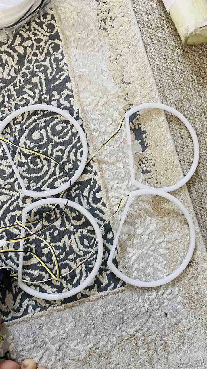 حلقة e46 e36 e39
ابيض و برتقالى 
سعر ٤٠ الف
توصيل موجود.


**إذا كنت صاحب هذا الإعلان وتريد حذفه لأي سبب، رجاءا أرسل رسالة إلى الدعم الفني**