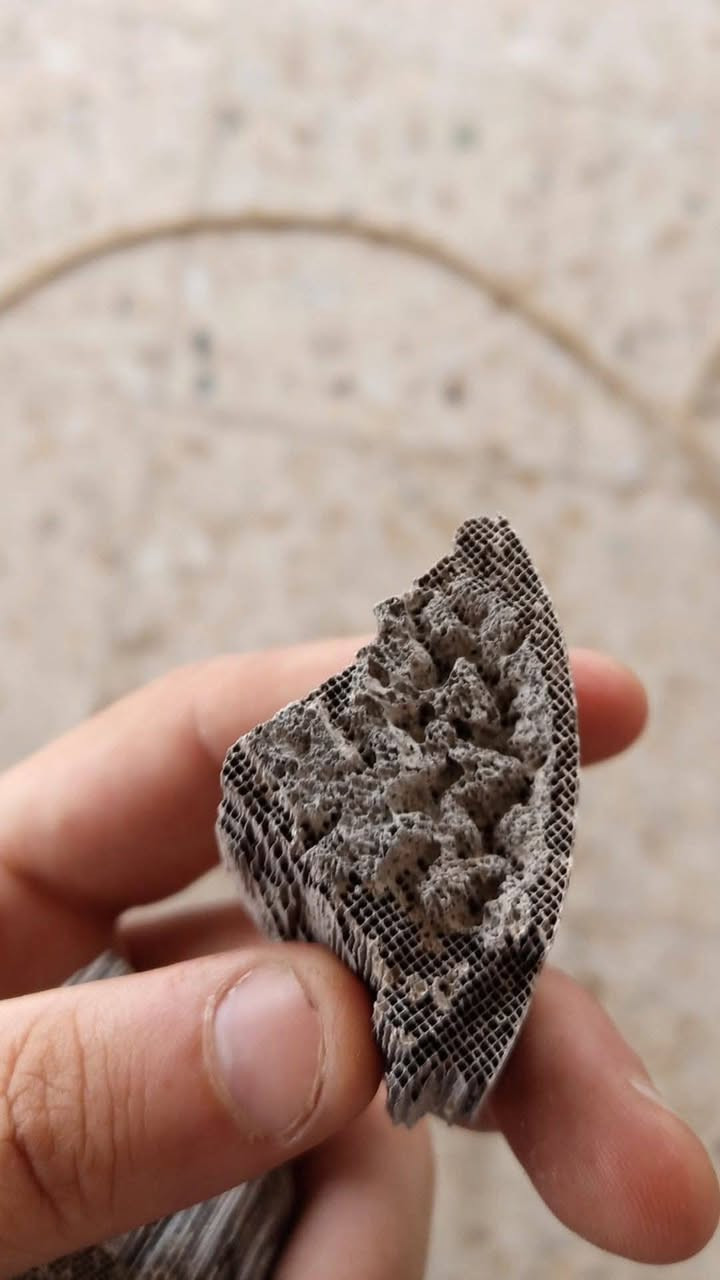 انسداد الحجر البيئه وعند تكون مسدد الحجر اعتبر السياره 🚗 انهجمت من وره البانزين 
جفت محرك 

يوجد لدينا كامره لفحص الحجر البيئه لكافه انواع السيارات 🚗 وتنضيف الحساسات صالنصات كاظم طياره باداره حيدر ابو كرار تبديل وتصليح ومتوفره جميع انواع الصالنصات اصلي محلي الموقع مجمع مشن مقابيل بانزين خانه الزيوت للستفسار ***********
