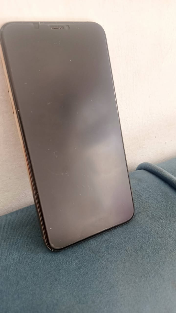 السلام عليكم 
ايفون ١١برو ماكس بلادي على وضع الشركه 
وتررر ذبه بالمي بي ضمان 
بطاريه بلاديه ٧٤ ذاكره ٦٤
السعر ٣٢٥وبي مجال
عنوان بعقوبه تحرير 
***********موجود واتساب وخط وتدللون
