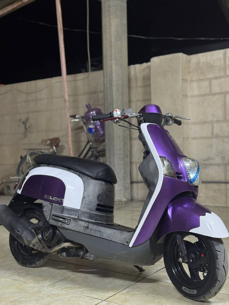 السلام عليكم 
❇️ماكس بولـيسي 2008 كابريتر  للبيع الدراجه جاهزة للاخير سلف هندر اشاير كلوبات كله شغال سعرها 550 وبيها مجال قليل 
❇️مكانها ديالى الخالص هبهب 
ممتواجد خاص فقط رقم ***********
