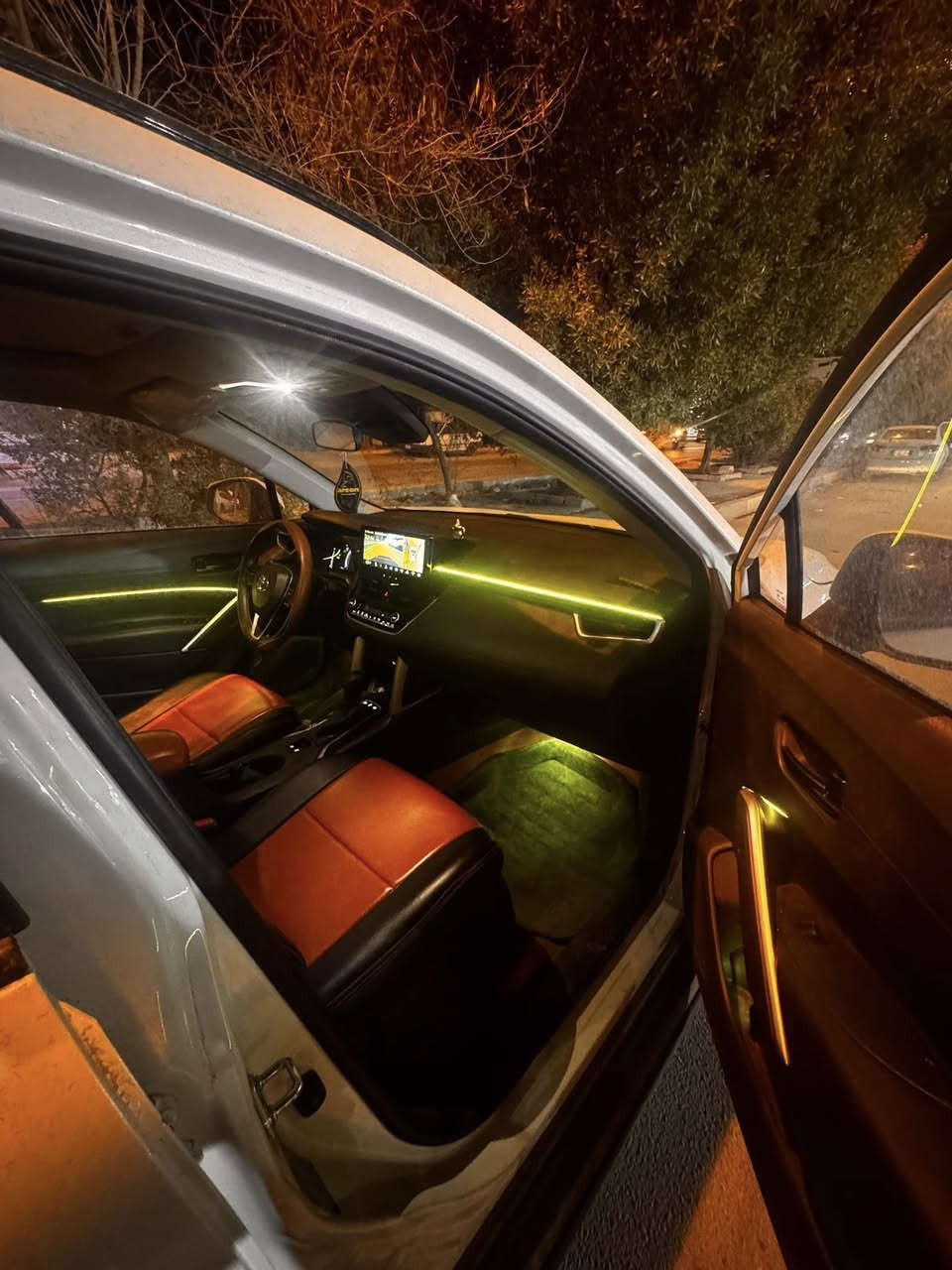 فورت لاندر 2024 خليجي هايبرد فول مواصفات اعلى فئة للاخير كفالة عامه من كلشي وضع الزيرو ماشية 7000 فقط 
كامرات 5 
جنطة كهرباء 
داخل لونين 
كشنات جلد 
قطعتين تبريد 
رادارت امامية وجانبية
كشنات كهرباء 
لد داخلي محيطي 
عليه تغليف جام مانع حرارة بلادي 
السعر 28500 رقم بغداد بسمي مكاني بغداد الكرخ للاستفسار ***********
