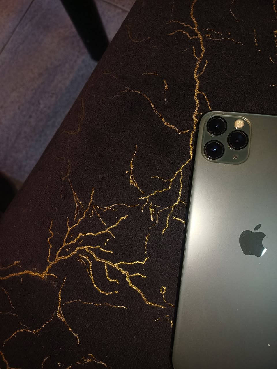 سلام عليكم شباب ايفون11برو ماكس زيتوني جهاز نضافته كلش حلوه مامبدل بي شي استخدام قليل ولهاذ اسبب محافض على نضافته بطاريه ٨٠ ذاكره٦٤ ب٣٠٠ وبي مجال بس نقطه بل شاشه جدا خفيفه بل طرف رقم تليفون***********
