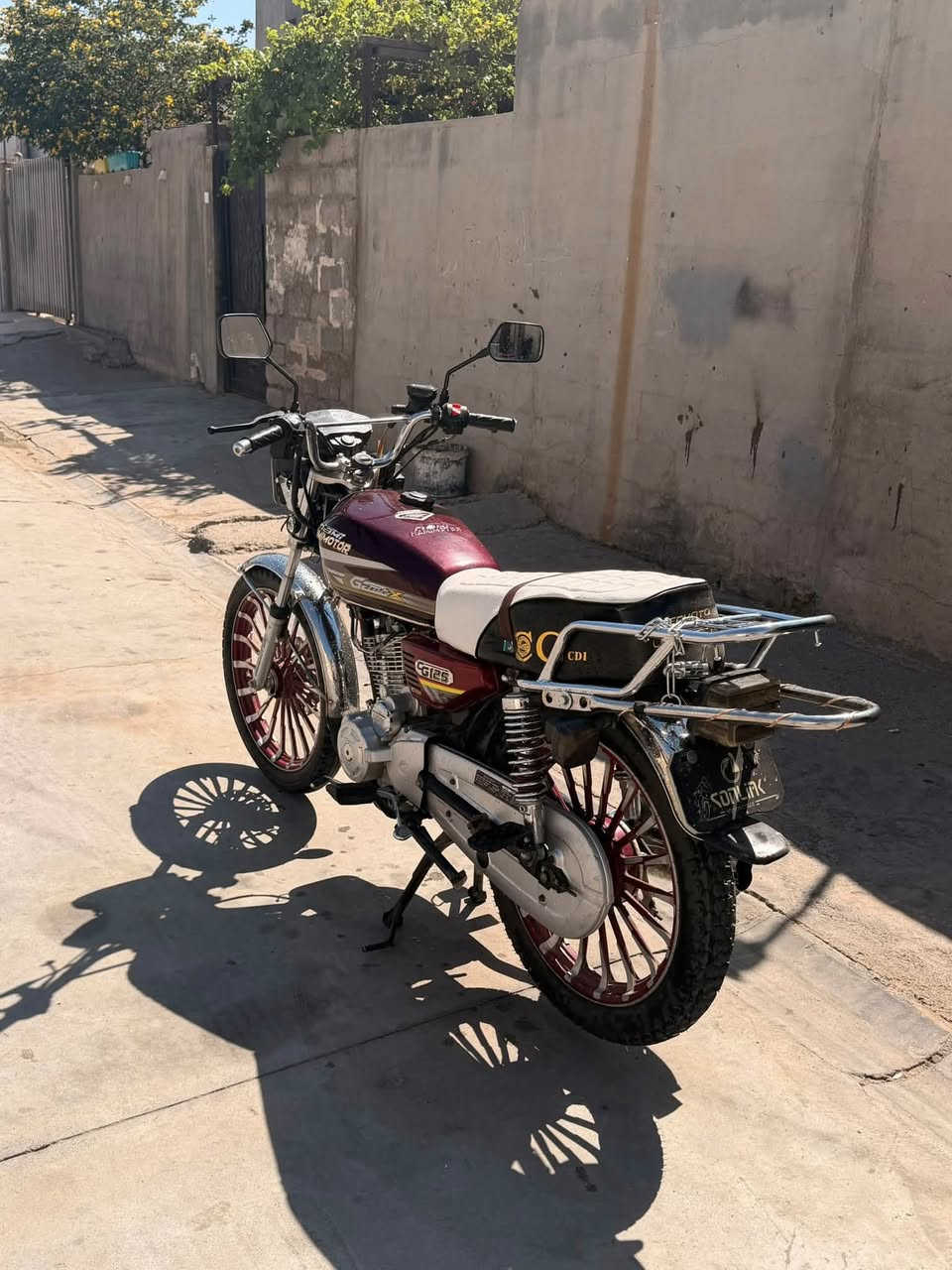 السلام عليكم دراجه للبيع نامه برو محرك ١٥٠ موديل ٢٥ محرك ما مفتوح منفيس موجود دراجه جديده لوك كهربائيات شغاله سعر ٦٥٠ وبي مجال مكاني كركوك حي النصر *********** ///***********
