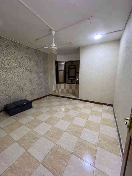 🔷(بيت للبيع )🏡✅//
🌀المساحة (200) متر//طابقين //

🌀( الموقع دور النفط ) 

🌀( يحتوي الطابق الارضي على/ ثلاث غرف منام  /  صالة / ديوانية / مطبخ/ صحيات عدد (2) / حديقة/ كراج  / الطابق الثاني / غرفتين منام / صالة / صحيات //

🌀(جنس العقار طابو ملك صرف  )☑️

🌀السعر (425)مليون وقابل للتفاوض    ✔️✔️

⚜️عنوان شركة الجوادين للاستثمار العقاري ⚜️ 
(/ البصره /الجنينه نهاية شارع الـمصـلحه/ قـرب سـوق الجـبيلـة) 

لـلطلـب والاستفسـار علـى الارقـام التـالـية 🔻

واتـساب + اتـصال ***********
واتـساب+اتـصال ***********
