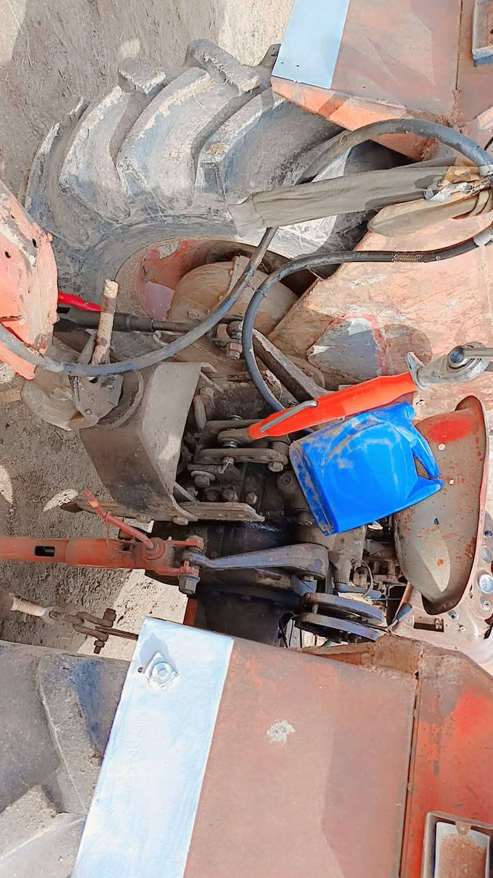 سلام عليكم اخوان عنتر للبيع موديل 88 شرط الرفع عربانه ولكراب باور سلف دينمه باتري كله جديد كهربائيات كله جديد وياه عربانه وفدان خميسيه العنوان كربلاء طويريج قرب محطت لكهرباء الخيرات السعر 6،500 للتواصل رقم الهاتف ***********
