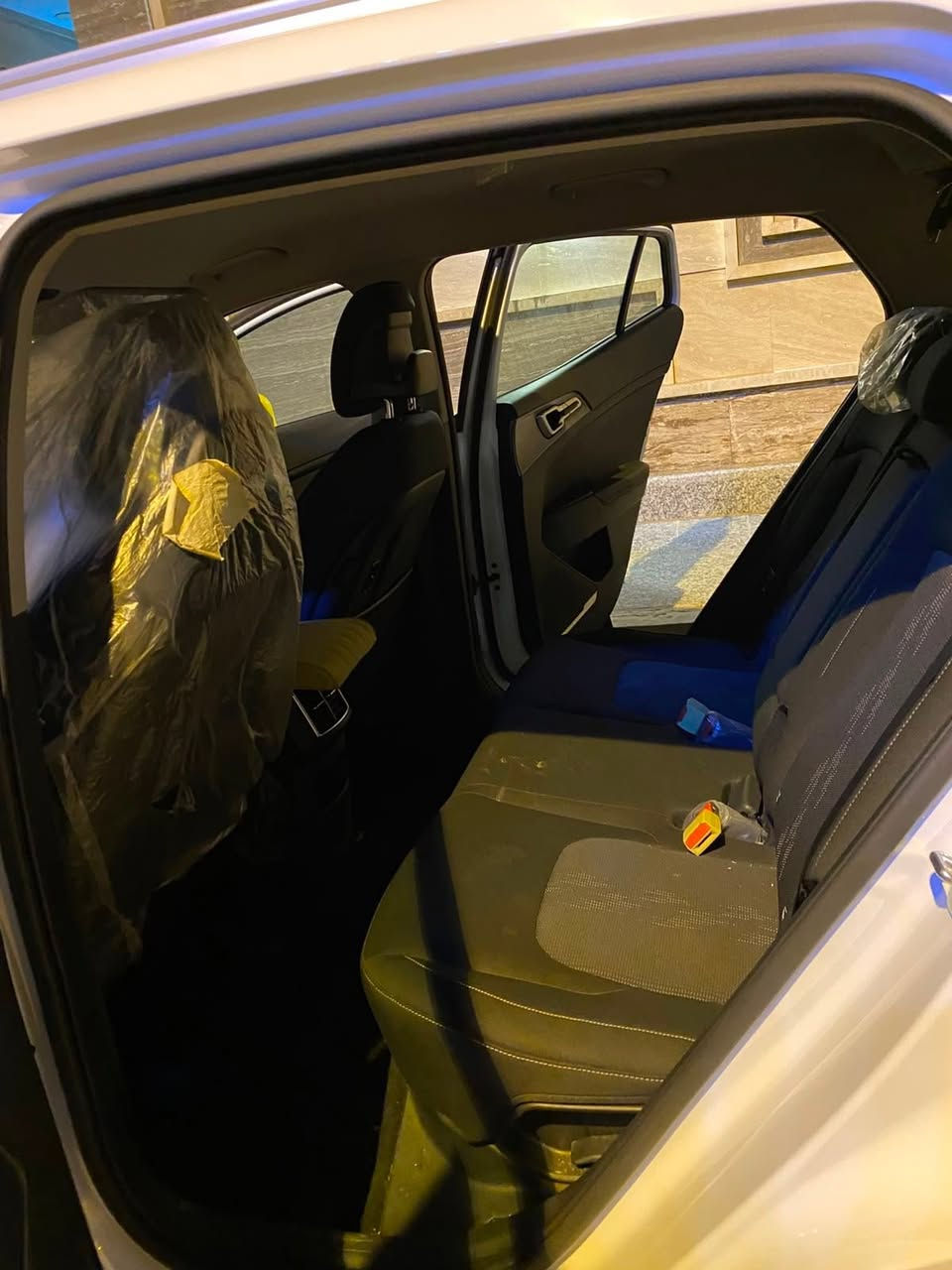 للبيع سياره سبورتج ماشيه ٩٠٠٠ جديده مكفوله شركه الدوليه بغداد خليجي للاتصال *********** العنوان المنصور حي دراغ.
