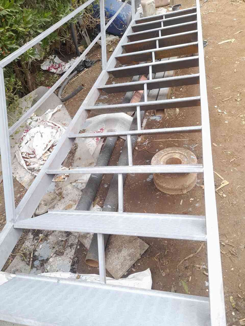 سلام عليكم درج حديد للبيع 
١٢بايه 
الطول ٤ونص 
والعرض ٩٠
السعر ٢٠٠
بغداد حي الجهاد 
يوجد توصيل بكروه
*********** بغداد, العراق
