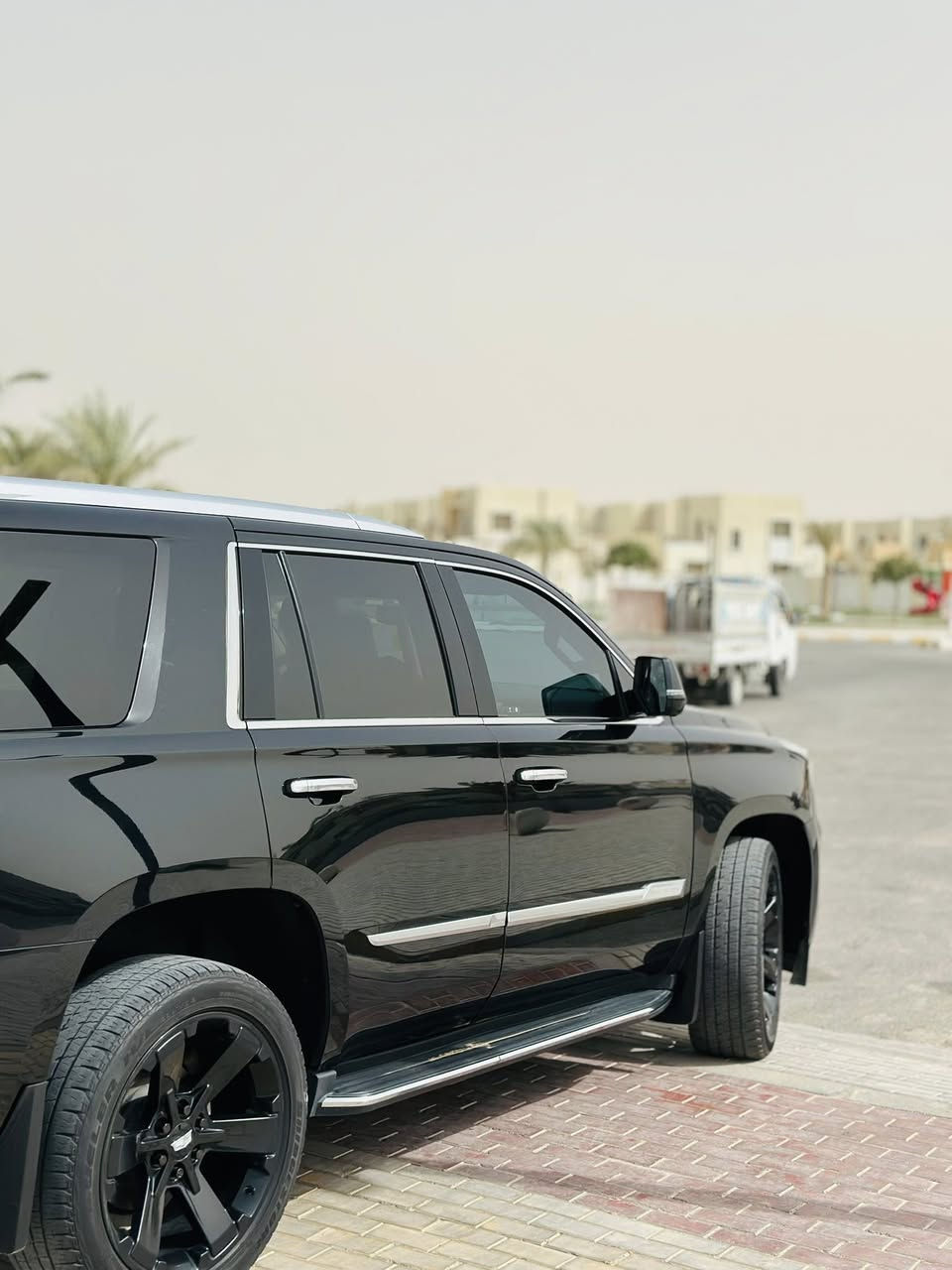 اقرة التفاصيل كامل واذا مايعجبك اعبر المنشور بكلمة طيبة 

كاديلاك اسكاليد 2020 

استوردتها ع ايدي 
ضرر جاملغ امامي جهة السايق وخشم البونيد وبدلتها بلاديات ماصلحتها تبديل كل بلادي ع ايدي 
وبيها جاملغ خلفي كلير امريكا 
ادزلك رقم الشاصي وشوف الضرر بعينك 

السيارة جديدة برغي مامفتوح بيها 
استعمال شخصي ع ايدي 
 

محرك كير صدر كهربائيات كله جديدة بلادية ماملعوب ولامفتوح برغي بيها شرط 
السيارة ماشية 95 كم .
رقم بغداد تحويل مباشر باسمي السيارة 

1-محرك v8 6200 cc.  
2-كير ١٠ نمر هايدراماتيك.
3-لايت امامي ٥ عدسات زنون .
4-كشافات زنون .
5-حساس امامي .
6_رادار امامي .
7-السيارة خمس كامرات وكامره 360 درجة. 
8-ويل ٢٢ انج .
9- ابواب بصمة خمس بصمات. 
10-بصمة تشغيل. 
11-مري شفط +قلابة 
12-اشاير مري
13-رادار مري جانبية 
15-دواخل ابيض 
16-سلايد 
17-المراية الوسطية تتحول الى كامرة خلفية 
18-سلايد روف
19-كشنات خزن ميموري وضعيتين 
20-كشنات امامية كهرباء 
21-تدفئة تبريد كشنات 
22-سكليتر كهرباء 
23-مساج كشنات امامية 
24-ستيرن كهرباء 
25-تحكمات ستيرن 
26-داتا شو 
27-تحكم فور ويل 
28-عداد ديجتال
29-تدفئة ستيرن 
30-شاشة كبيرة لمس 
31-قاصة 
32-جميع التحكمات لمس 
33-ثلاجة 
34-شاحن لاسلكي 
36-شاشه خلفية وسطيه.
37-كشنات وسطية تدفئة 
الكشنات الوسطية 38-والخلفية تحكم كهربائي
39)باب الصندوق جكات. كهرباء 
40-حساس استشعار القدم لفتح الصندوق 
حساسات خلفية .

مكان / صلاح الدين / تكريت 
السعر /380  بيها مجال بسيط 
رقم الهاتف/ ***********
