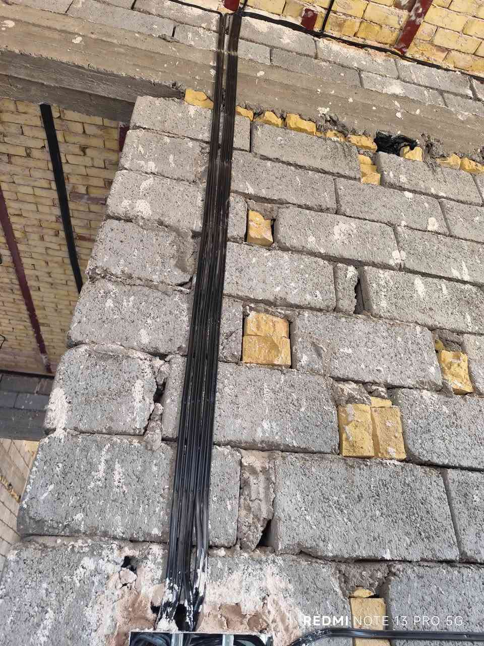 ا
السلام عليكم نشرت فديو لتأسيس سمنز البارحه مو شغلي للمعلومه شغل احدد الكهربائيين الي يكول واحد عراق وكتبت عليه ب الف ونص تفاجأت ولا واحد قدم نصيحه بالتعاليق او انتقد العمل لكن شوفو شكد نقاد علئ هذا شغلي وفلاسفه راح يتمالقون هذه نموذج بسيط كلش من عملي بالسيمنز لان مااحب اصور السيمنز نهائيا نادرا مااصوره 
تحياتي الكم
انور سهل الكهربائي
ذي قار قلعه سكر للعمل كافه المحافضات عمل بوردات السيطرة تاسيس سمنز بوري ترانك كيبل منازل شقق سكنيه
***********
