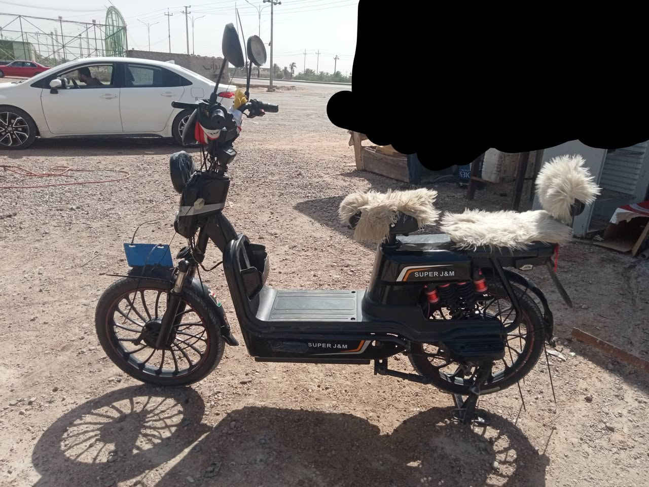 سلام عليكم دراجة شحن للبيع كهربائيات كلها شقالة البطاريات على الفحص الخضر الأصليات السعر 250 وبي مجال للطيبين رقم الهاتف ***********
