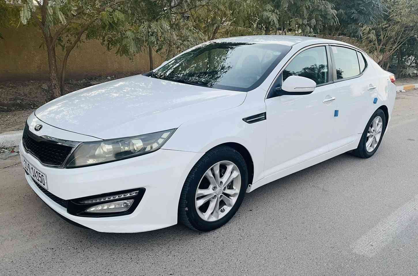 من رخصة الادمن المحترم 
كيا أوبتما 2012 EX فول مواصفات عدا البانوراما رقم بغداد إنكليزي بأسمي كفالة عامة من الصبغ والتبديل مكينة گير تبريد صدر تخم تاير جديد السيارة نظيفة جداً 
السعر 119 
للاستفسار ***********
