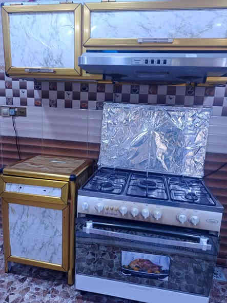 كاونتر تسع امتار سعر٦٠٠وطباخ سعر ٢٠٠وطبلات سعر ٧٥  ابي الخصيب. الهاتف ***********
