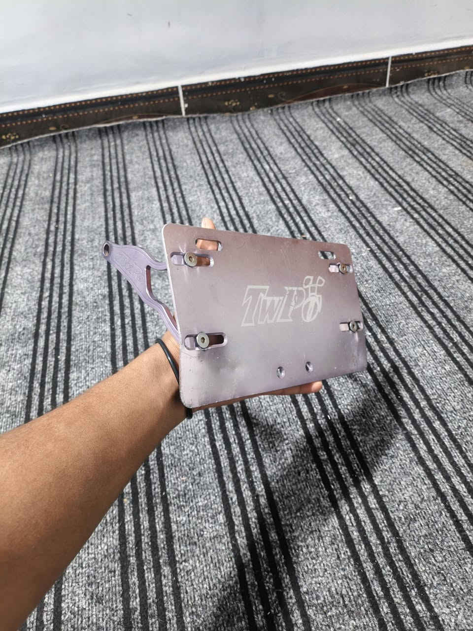 صالنصه صجمي ستيل اصلي بس الواقيه مو مالتها تجاريه سعر 45 قفل 
قاعده رقم اصليا ب25 الف 
مكاني بصره ***********
