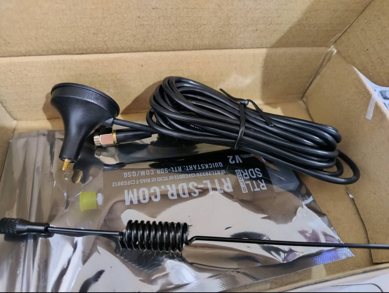 RTL SDR-V2 
 رسيفر اس دي ار جيل 2 
نطاق التردد 
22Mhz - 1100 Mhz  ( FC0013 ) 
HF 
VHF
UHF 
FM 
AM 
MW 
LW 
SW 
CB 
LSB 
NFM 
WFM 
السعر 100 الف قفل غير للتفاوض + اجور التوصيل بغداد 5 محافظات 6


**إذا كنت صاحب هذا الإعلان وتريد حذفه لأي سبب، رجاءا أرسل رسالة إلى الدعم الفني**