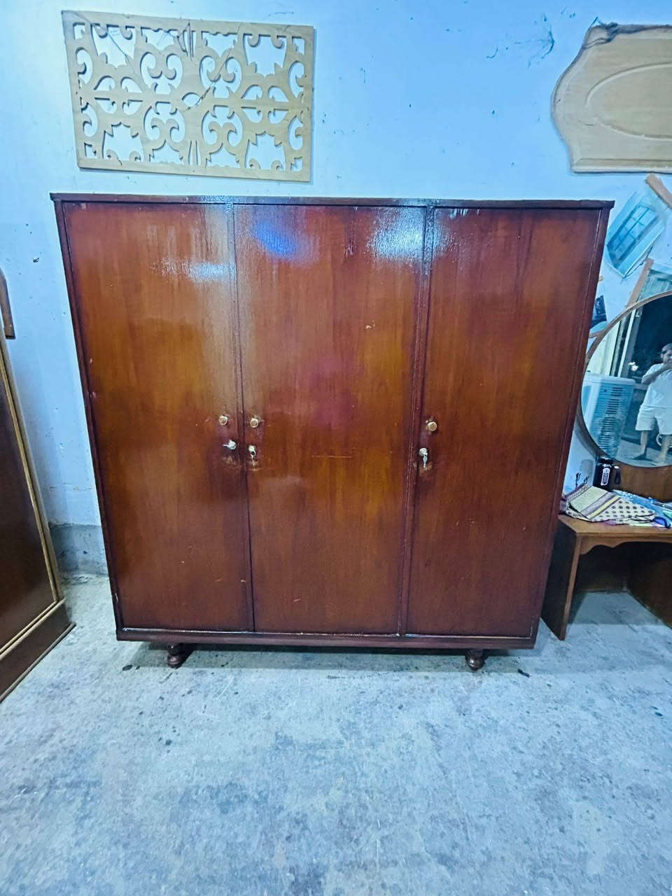 كنتور 5بوب حطاطة السعر 260الف
كنتور 4بوب حطاطة السعر 225الف
كنتور 3بوب حطاطة السعر 175الف
كنتور بابين حطاطة السعر 125الف
بوفية متر و85 سنتم حطاطة السعر 80الف 
ميز مراية حطاطة السعر 50الف 
العنوان التاميم القادسية الاولى شارع المشاتل 
للأستفسار***********

