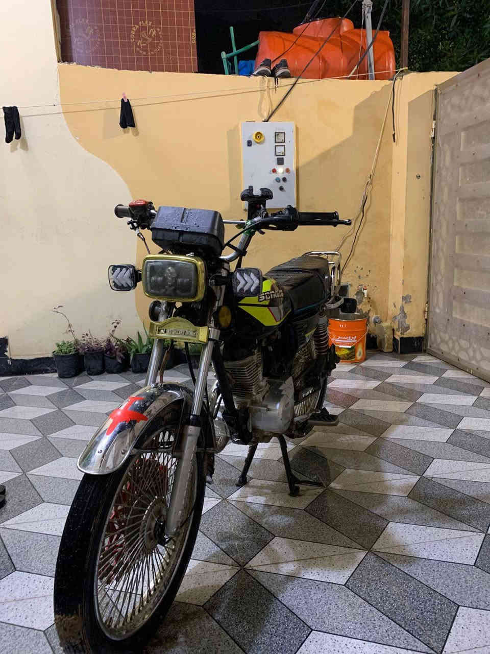 السلام عليكم  دراجة تايغر سولنك 2024 محرك مكفول اوراق تلاثه مع وحدة كرتونيه بس نقص الشاشه نكسرت وبدلته بعداد دراجة خير من الله مال بيت سعره 600وبيه مجال للشراي استفسار اتصل ***********
