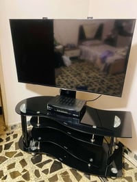 ميز تلفاز • بلازما سامسونج ٤٨بوصة • انترنيت
