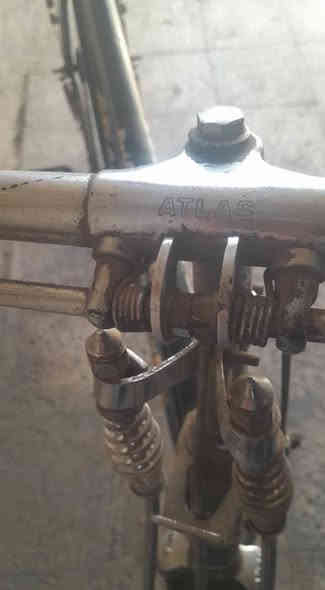 السلام عليكم بايسكل اطلس ٢٦كامل على وضعه للبيع ٧٥ والرزق على الله*********** بغداد الكرخ
