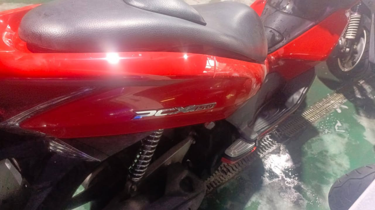 السلام عليكم عيني pcx محرك 150سيسي للبيع  
دراجه مكفوله من كل شي بس اريد ابيعه لأن البارحه نكلبت بيه محرك لا مفتوح ولا شي دراجه مفوله من كل ومكفوله من اي خلل سعره 14 وذا مراوس بيراني مرقم أو بوكسر 
رقمي ***********
