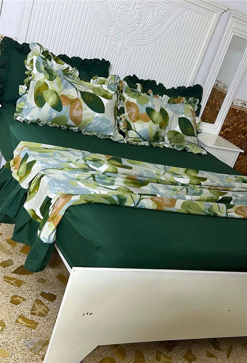 فرشات خياط تصميم تركي 
مكون من 7قطع 
4مخاد +تلبيس داير ماداير لاستيك+غطوه 200*280+كوشه
نوع القماش اماراتي درجه اولى 
متوفر توصيل رميثه فقط 
ام علي للخياطه 🥰😍


**إذا كنت صاحب هذا الإعلان وتريد حذفه لأي سبب، رجاءا أرسل رسالة إلى الدعم الفني**