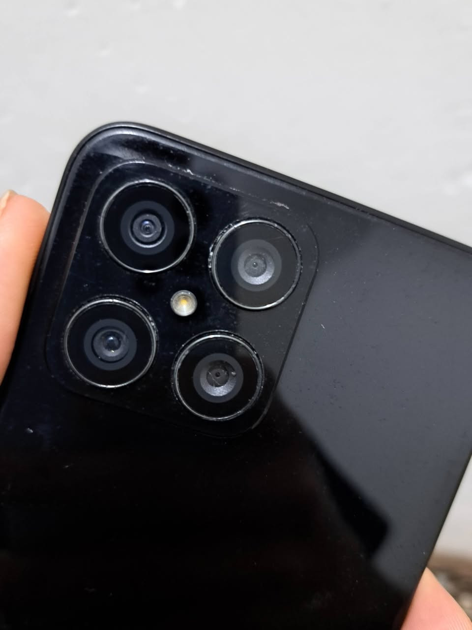 السلام عليكم
للبيع 
هونر اكس8 
HONOR X8 
جهازي الخاص 
مستخدمه 
بس اخذت واحد 
غيره واريد ابيعه

موبايل فووول نضافة 
وشغال كاااامل
مال جناي 

🔺الك بي ضمان يوم كامل🔺
 اي خلل او اي مشكله بالجهاز 
ارجعلك فلوسك وعيوني الك 

الذاكرة 128
العشوائية6+2=8
لمعالج: 
سـ Snapdragon 680
 تكنولوجيا 6 نانو
بوبجي 40فريم
 وعالية الدقه 
فووول سلاسة 
اني العب بي بوبجي 

البطارية 4000
منفذ الشحن تايـبـسـي 

بصمة اصبع جانبية
+بصمة وجهـ

كامراته تخبل ما شاء الله 
صافيات زلااال 
كل تصويراتي بي 

للأمانه 
مستبدل شاشة اصلية وكاله
ام الفريم 
وكاله اخت البلاديه 
على ايدي شديتهه 
ما مبين مبدلة
 ولا مبين مفتوح اصلاً 

نضافة الجهاز 95 / 100
ويا حافظة جديده
((  السعر 85 الف  ))
 موبايل مال جناي
 بالعافيه على الي ياخذه 
العنوان رمادي5كيلو 
هـ0781600860


**إذا كنت صاحب هذا الإعلان وتريد حذفه لأي سبب، رجاءا أرسل رسالة إلى الدعم الفني**