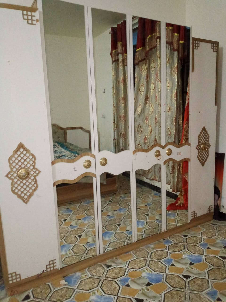 غرفه تركي للبيع بسعر مناسب عريانه للبيع بسعر مناسب الاتصال ***********
