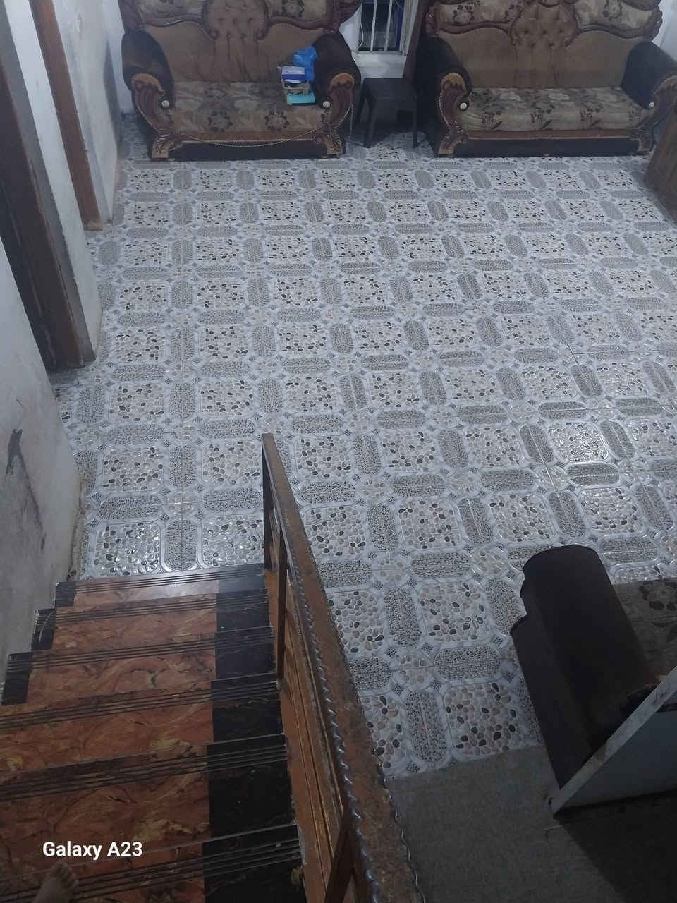 بيت بحي الحكيم مساحته ٢٠٠م نزله كاظم عطوف يتكون من ٣غرف ٢جوه و١ فوك وصحيات داخليه وخارجية و١ فوك البناء واستقبال ومطبخ وهول كبير البناء طابوق السكف صب والسطح اشتايكر السعر ٤٢ مرقم من قبل البلديه طابو زراعي سند ٢٥ للإستفسار ***********
