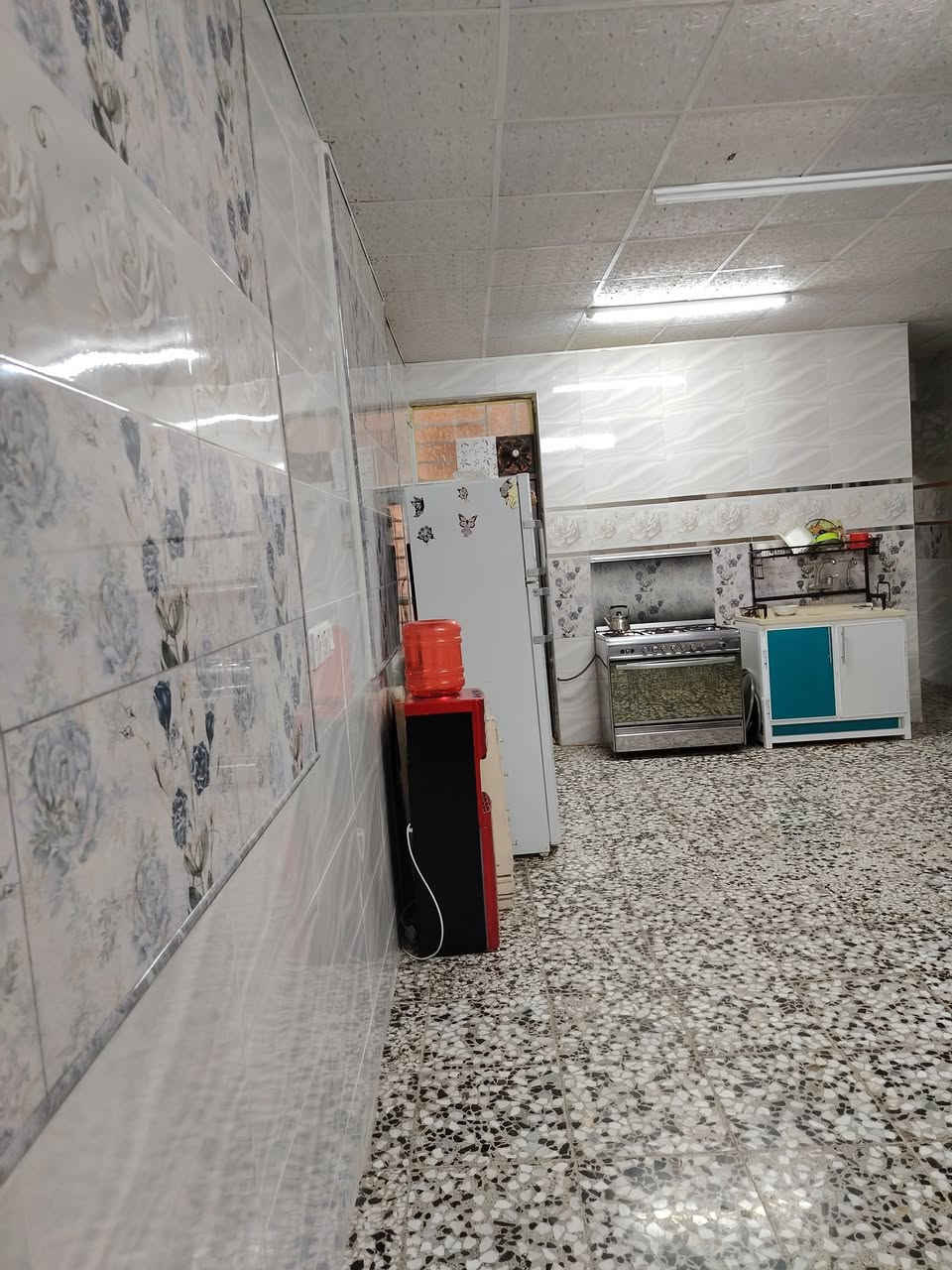 دار للبيع، 100 ، 5/20
بناء حديث، اساس متين، كهرباء نضاميه، ماء نضامي، سخان معزول، تانكي عدد ٢،

يتكون من طرمه وممر ومدخل للهول وحولي كبير وصحيات وترك وغرفه منام، 

الطابق الأرضي،،، كامل،، بناء طابوق

الطابق الأول  ،،، هيكل مصبوب وبي بيبان وشبابيك حديد،، بناء بلوك غرفه عدد ٢  وحمام وحولي

الزعفرانية / شارع الكهرباء، دور الشرطه الزراعي

رقم الهاتف ( *********** )
