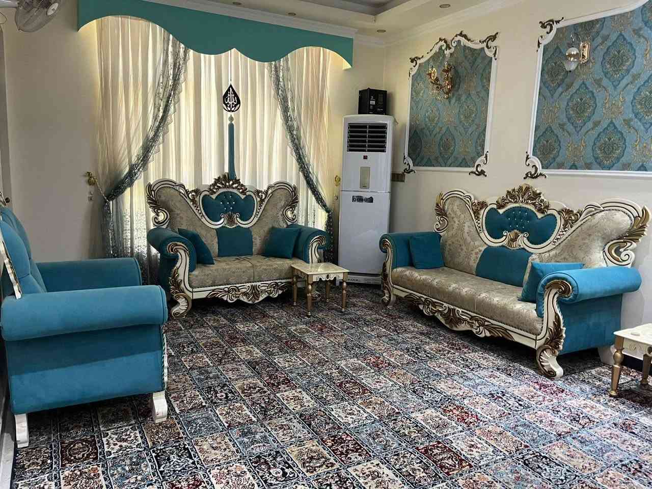 تخم قنفات ملكي 10 مقاعد لون مميز وجداً نظيف سعره 700 وبي مجال
العنوان الديوانية حي الامين ***********
