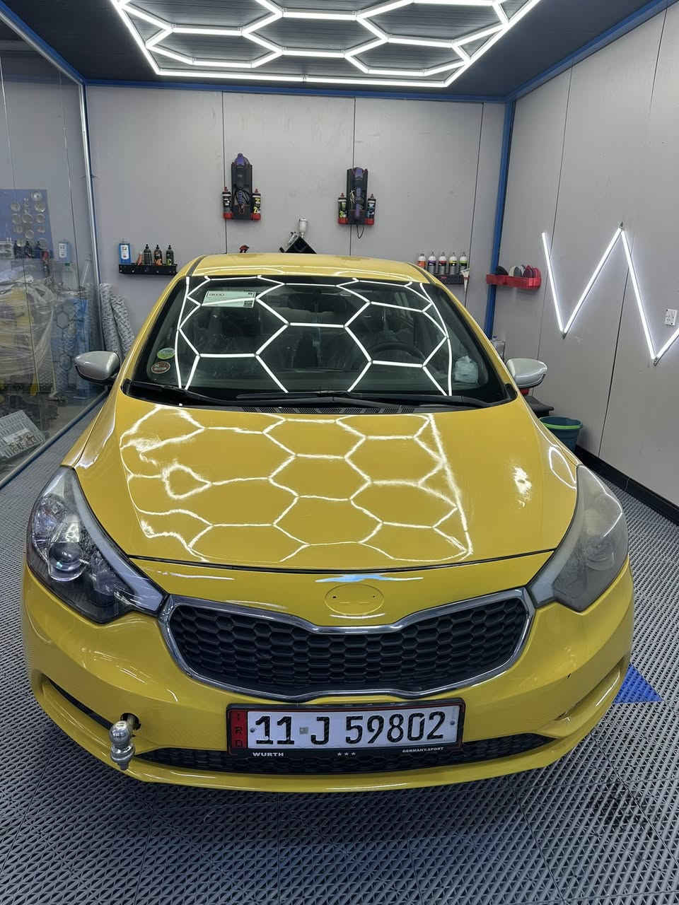 السلام عليكم كيا فورتي موديل 2014 رقم إنكليزي مكينه 1800دوش خير من الله كير مكينه كفاله رقم إنكليزي جديد حادثها مثل ما موضح بل سونار مكان السياره بغداد الدوره ***********
